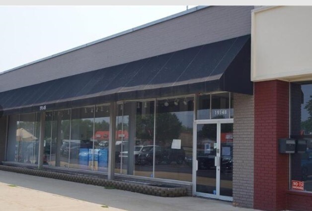 19148 E 10 Mile Rd, Eastpointe, MI for sale - Primary Photo - Image 2 of 42