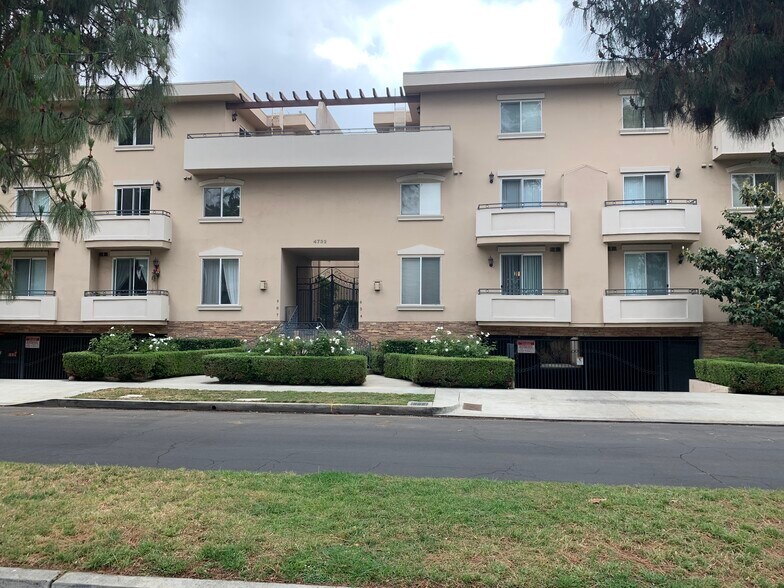 4732 Radford Ave, Valley Village, CA à vendre - Photo du bâtiment - Image 2 de 11