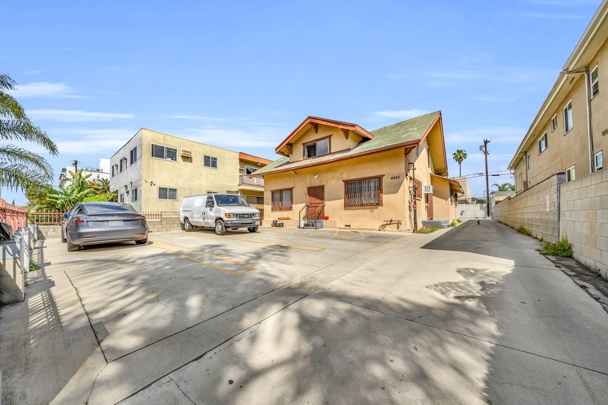 4843 Rosewood Ave, Los Angeles, CA à vendre Photo principale- Image 1 de 1