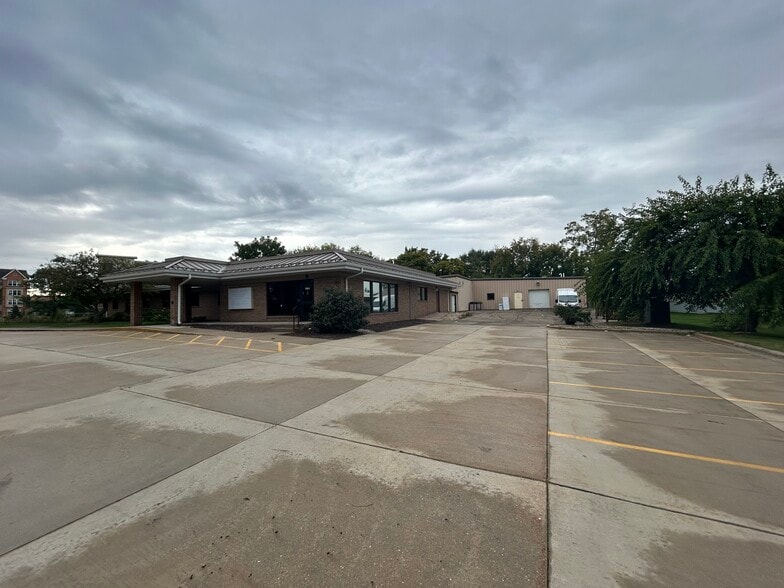 7601 Discovery Dr, Middleton, WI for sale - Building Photo - Image 2 of 14