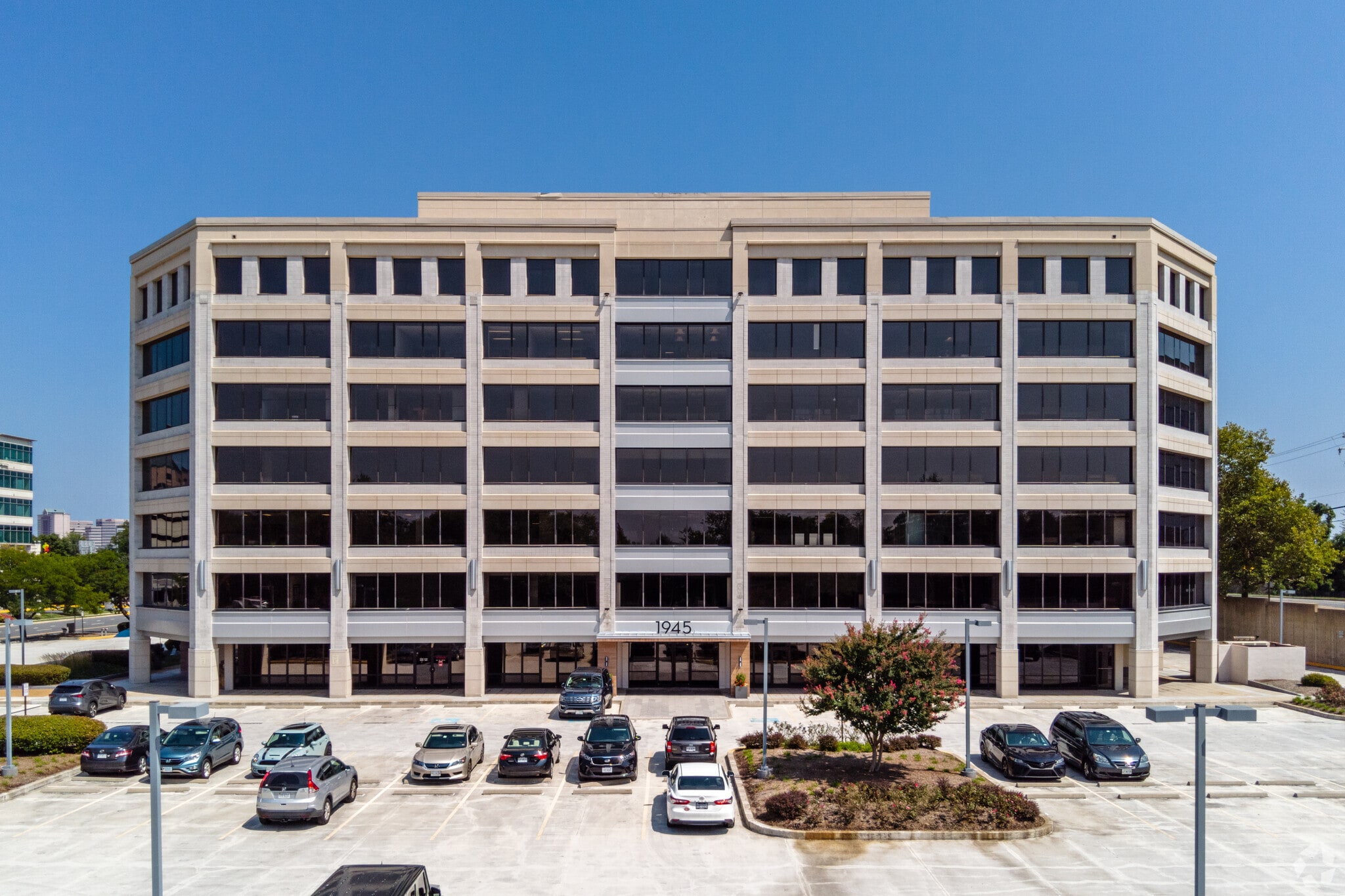 1945 old gallows Rd, Vienna, VA for lease Primary Photo- Image 1 of 35