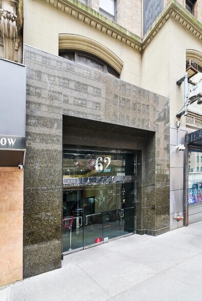 62-72 W 47th St, New York, NY à vendre - Photo du bâtiment - Image 2 de 10