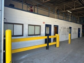 5500 N Lovers Lane Rd, Milwaukee, WI for lease Building Photo- Image 1 of 1