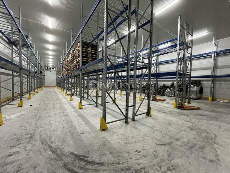Industrial in Gonesse for lease - Interior Photo - Image 3 of 12