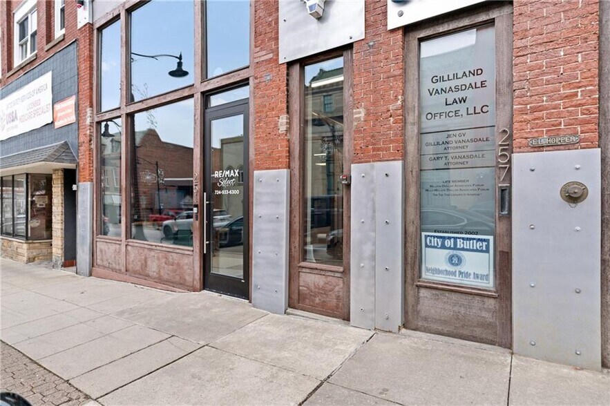 257 S Main St, Butler, PA à vendre - Photo du bâtiment - Image 2 de 22