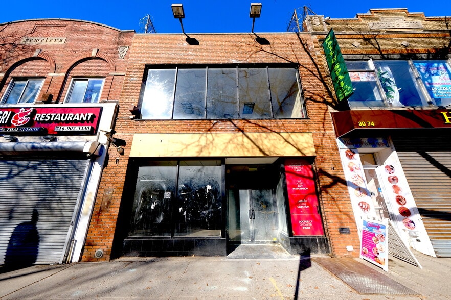 30-76 Steinway St, Astoria, NY for sale - Building Photo - Image 3 of 11