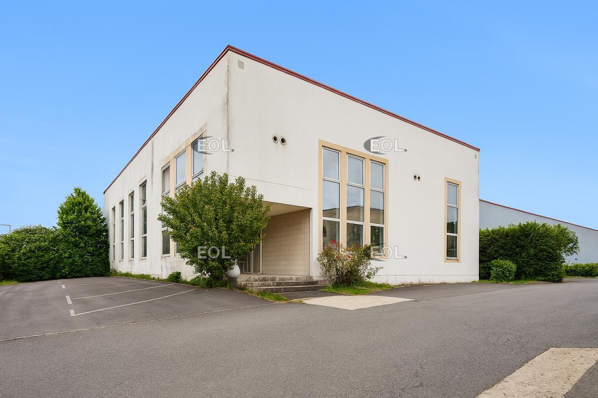 Flex in Courtry for sale Building Photo- Image 1 of 15