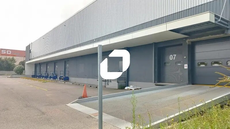 Industriel dans Bobigny à louer - Photo du bâtiment - Image 2 de 4