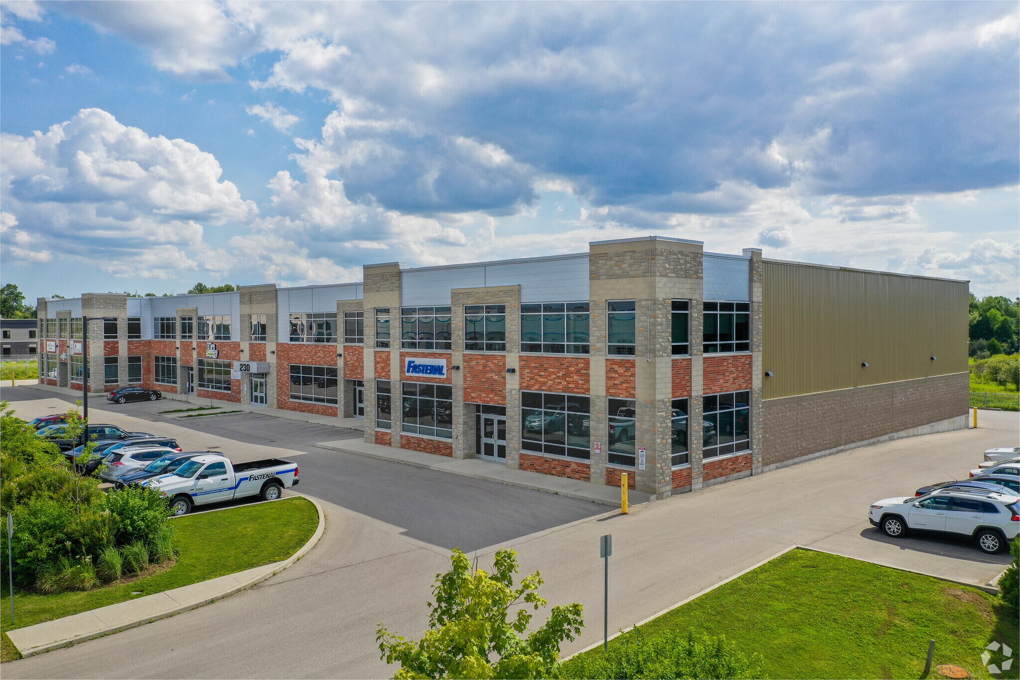 230 Hanlon Creek Blvd, Guelph, ON for sale Primary Photo- Image 1 of 1