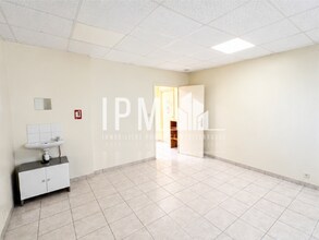3 Bd Piot, Roquevaire for lease Interior Photo- Image 1 of 4