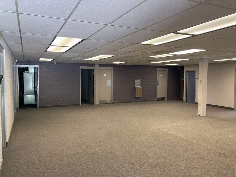 1019 Mumma Rd, Wormleysburg, PA for lease - Interior Photo - Image 2 of 5