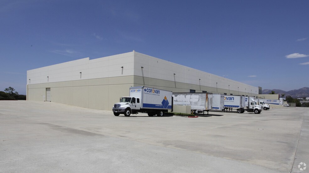 12302 Kerran St, Poway, CA à louer - Photo du bâtiment - Image 2 de 4