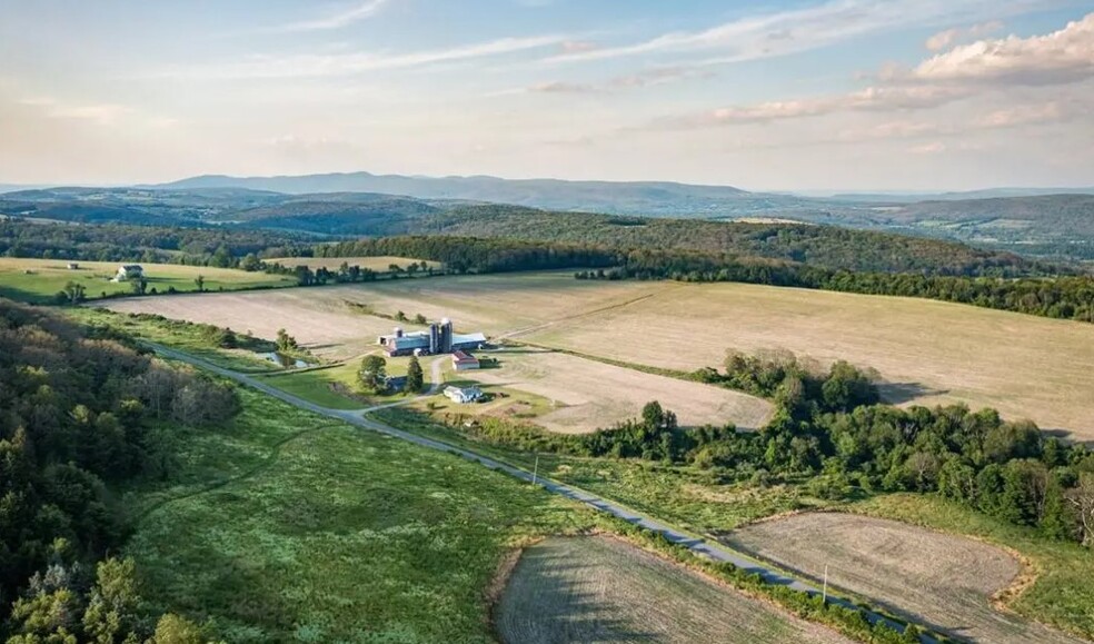 5 Homestead Farm Ln, Millerton, NY for sale - Building Photo - Image 3 of 10