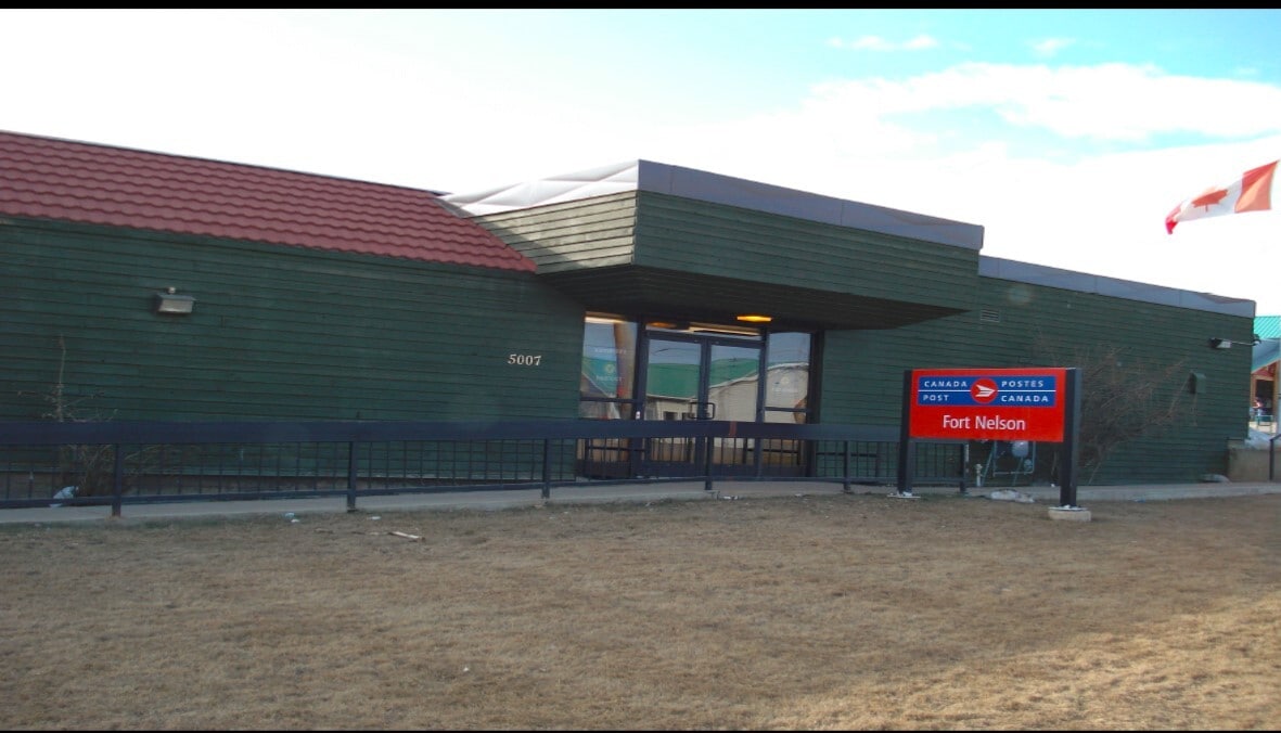 5007 Airport Dr, Northern Rockies, BC à vendre Photo principale- Image 1 de 2