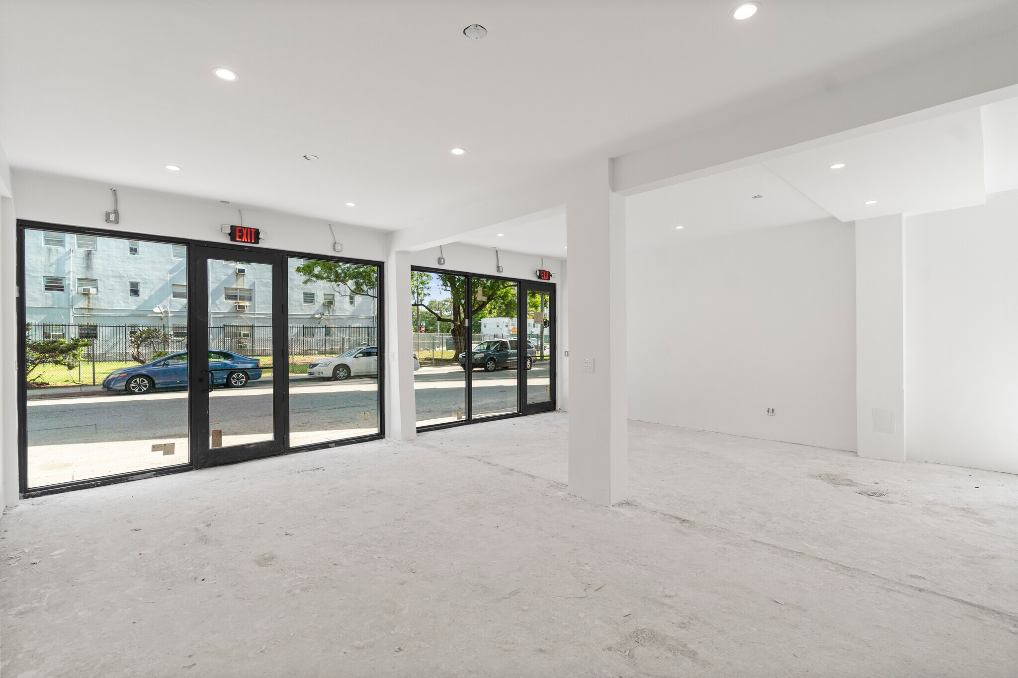 216 NW 11th St, Miami, FL for lease Interior Photo- Image 1 of 5