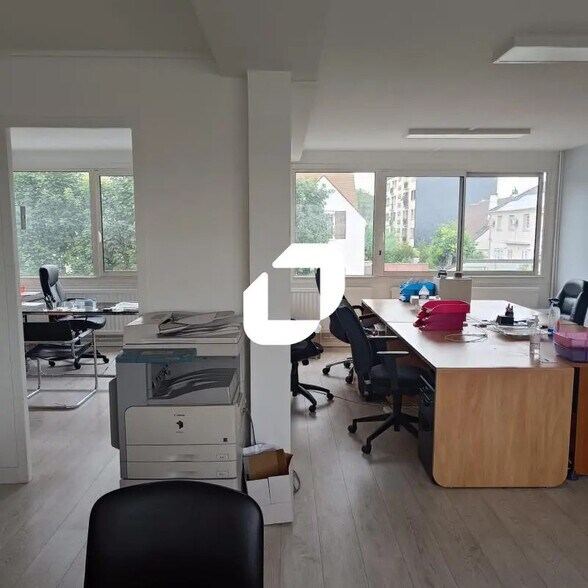 Office in Le Raincy for lease - Interior Photo - Image 3 of 4