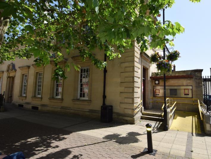 King George St, Yeovil à louer - Photo du bâtiment - Image 1 de 2