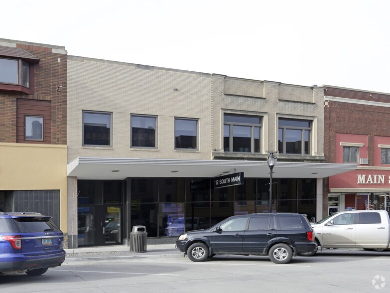 12 Main St S, Minot, ND à louer - Photo du bâtiment - Image 2 de 5