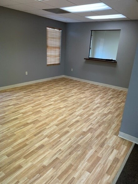 1124 N Main St, Sikeston, MO à louer - Photo intérieure - Image 3 de 7