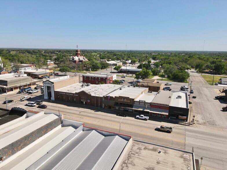 172 W Austin St, Giddings, TX à louer - Aérien - Image 2 de 3