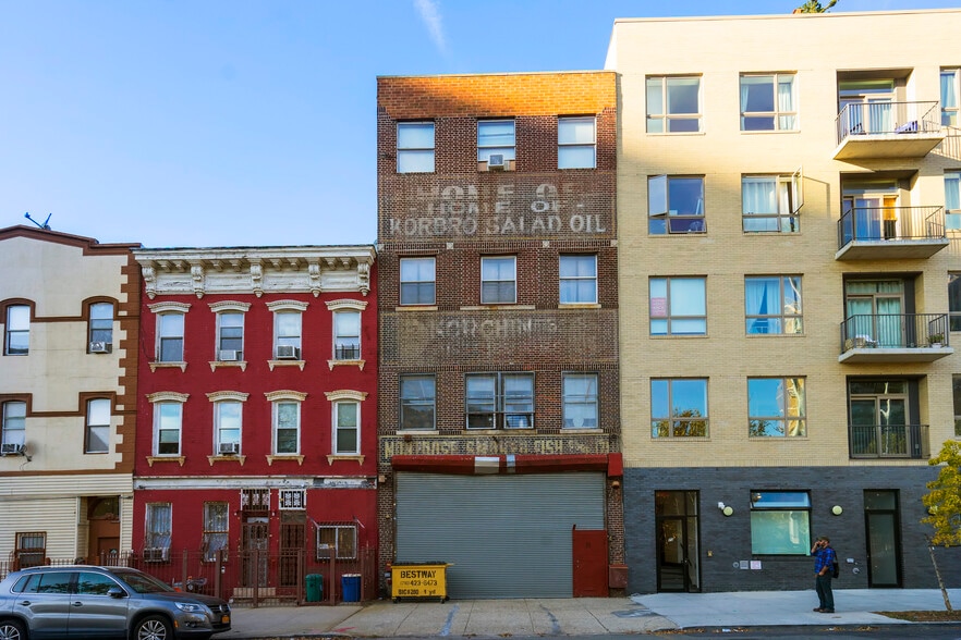 71 Montrose Ave, Brooklyn, NY for sale - Building Photo - Image 3 of 38