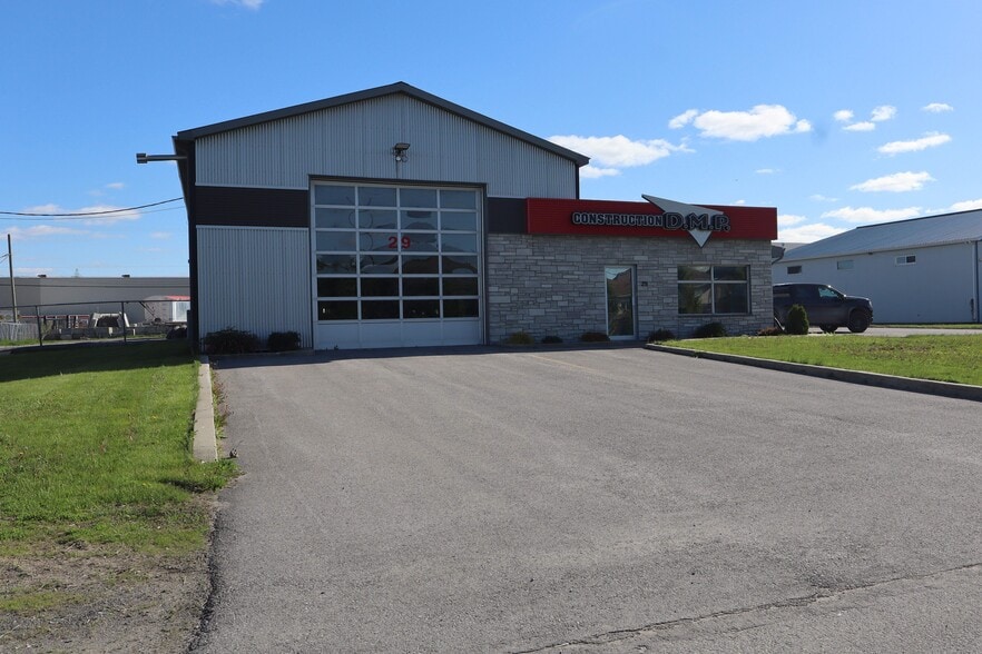 29 Rue De L'industrie, Saint-remi, QC for sale - Building Photo - Image 3 of 6