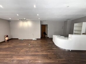 60-61 High St, Gravesend for lease Interior Photo- Image 1 of 10
