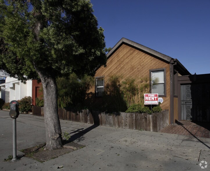 12023 Venice Blvd, Los Angeles, CA à louer - Photo du bâtiment - Image 2 de 2