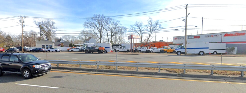 50 Sunrise Hwy, Massapequa, NY à vendre - Photo principale - Image 1 de 8