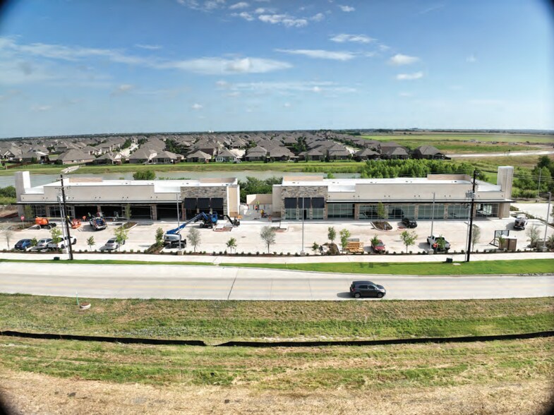 NWQ W Frontier Pky & Dallas Pky, Celina, TX à louer - Photo du bâtiment - Image 2 de 7