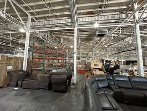 112-118 Jones St, Fuquay Varina, NC for lease Interior Photo- Image 2 of 12