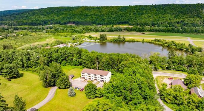 114 Cassie Dr, Norwich, NY à vendre - Photo du bâtiment - Image 3 de 5