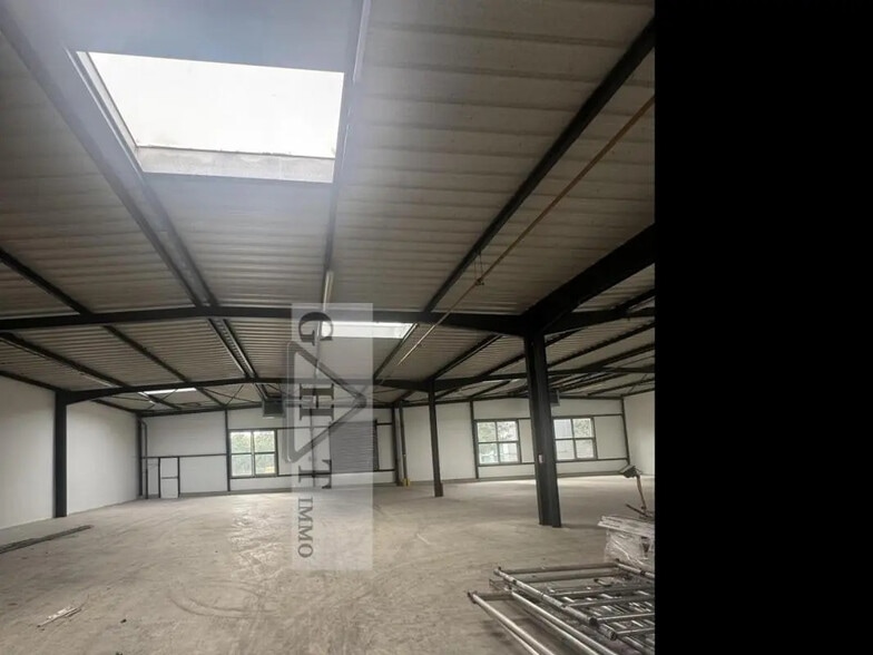 Retail in Ivry-sur-Seine for lease - Interior Photo - Image 2 of 6