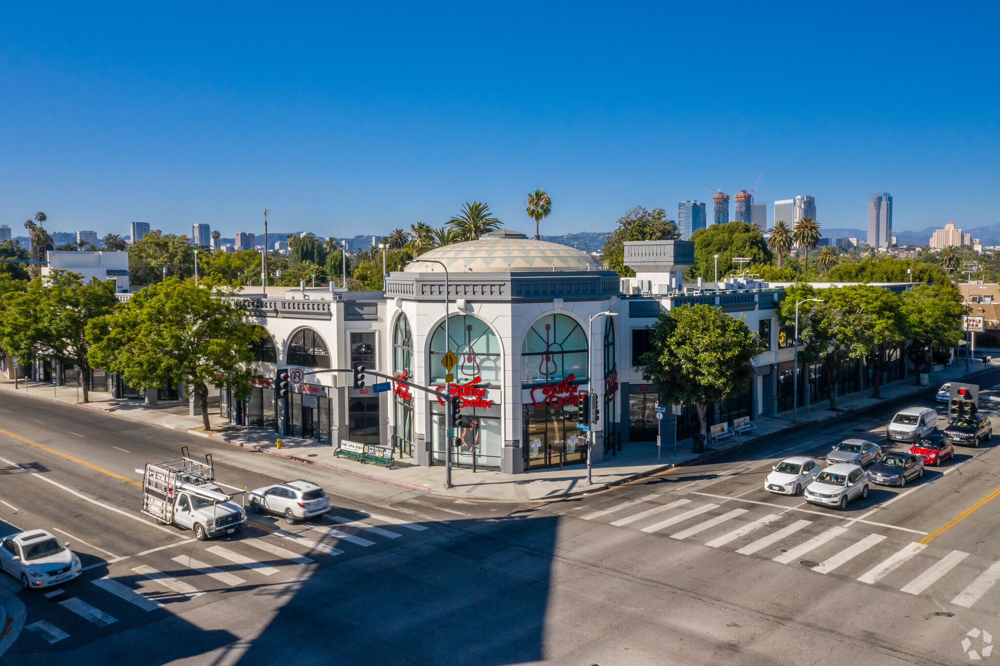 2384-2390 Westwood Blvd, Los Angeles, CA à louer Photo principale- Image 1 de 10