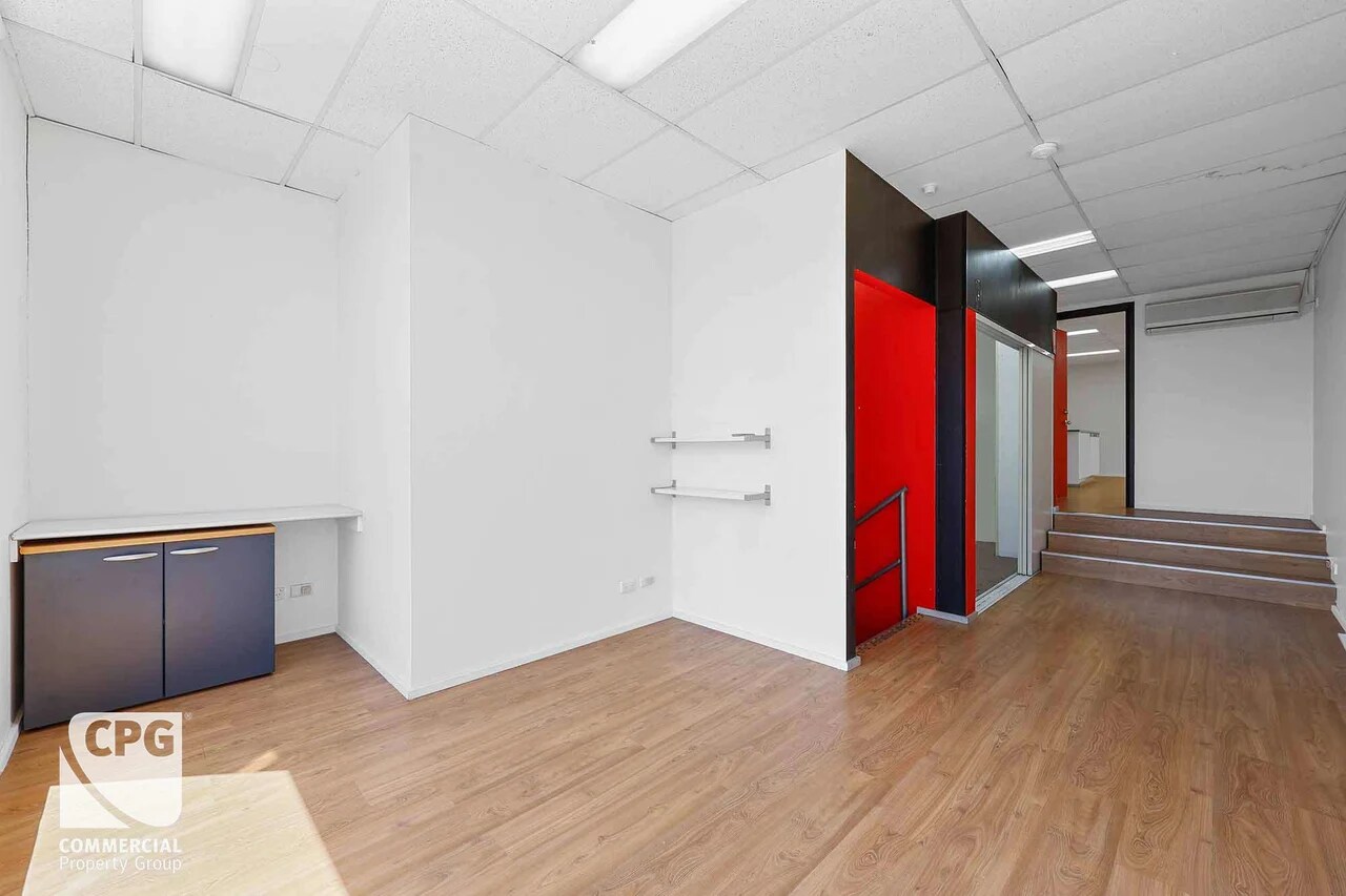 65 Captain Cook Dr, Caringbah, NSW 2229 - Unit 21 - - Interior Photo - Image 2 of 5