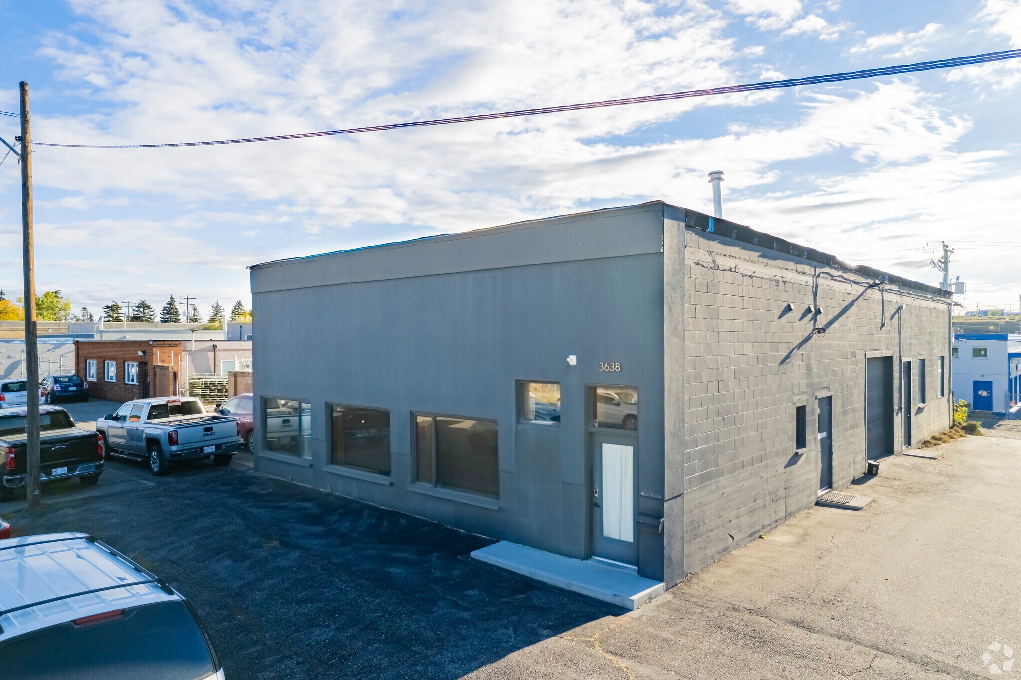 3638 Manchester Rd SE, Calgary, AB for sale Primary Photo- Image 1 of 1