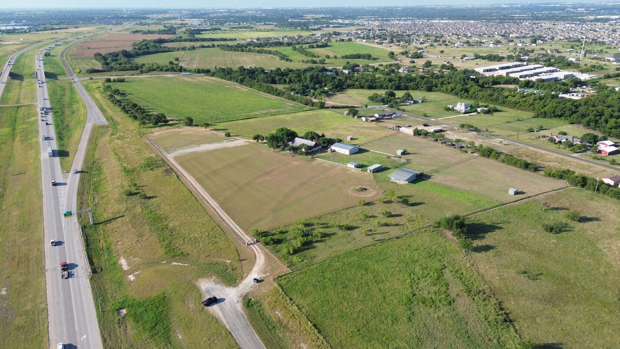9100 TX-130, Hutto, TX for lease Interior Photo- Image 1 of 11