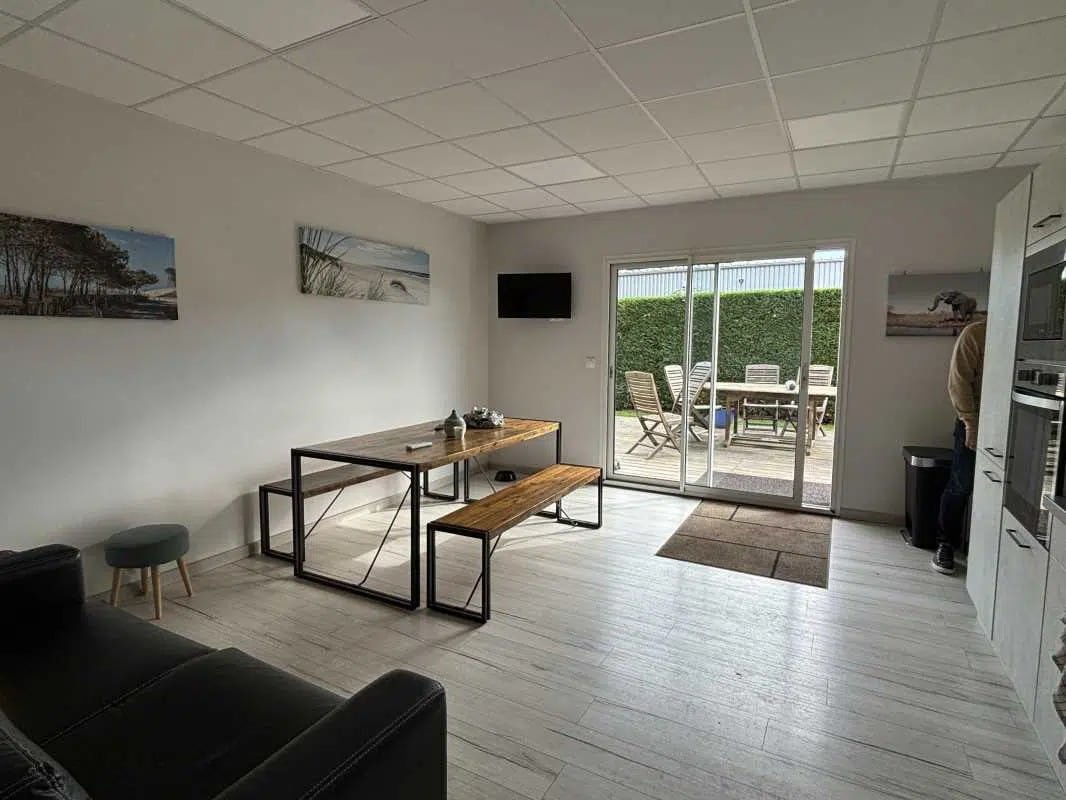 Flex in Le Bouscat for lease Building Photo- Image 1 of 10