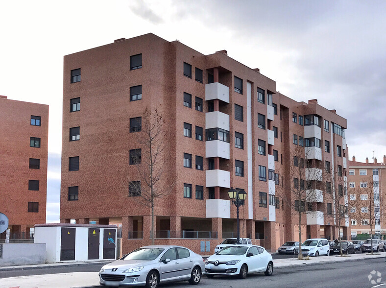 Avenida de la Juventud, 26, Ávila, Ávila à vendre - Photo du bâtiment - Image 2 de 2