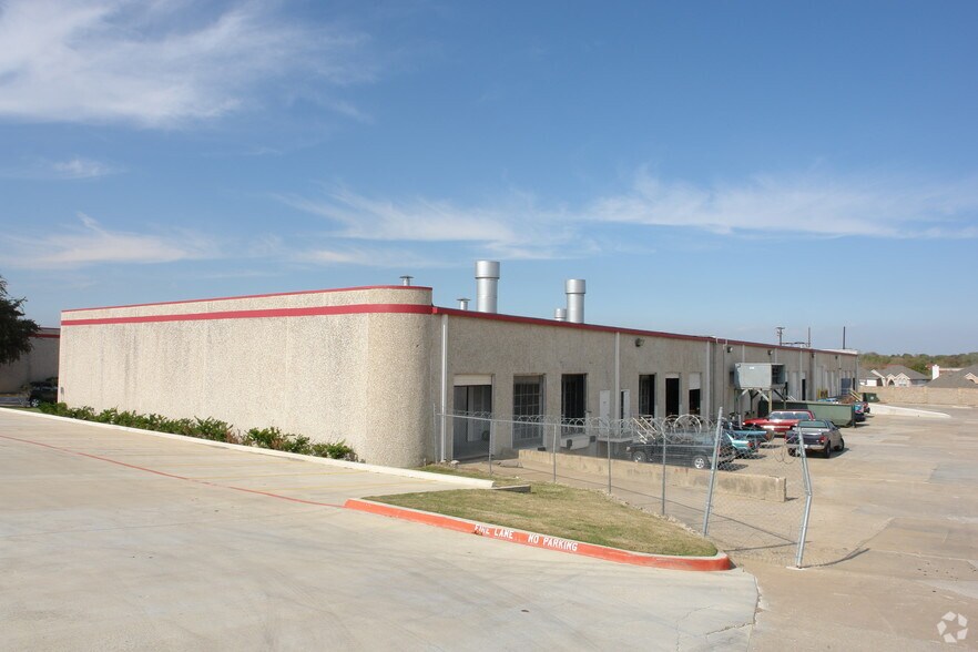 1211-1223 E Avenue J, Grand Prairie, TX for lease - Building Photo - Image 2 of 2