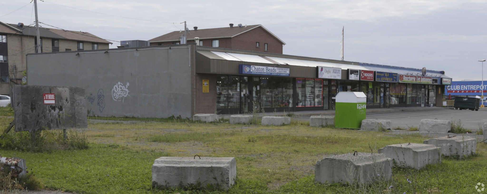 1280 Boul Curé-Labelle, Laval, QC à louer Photo principale- Image 1 de 3