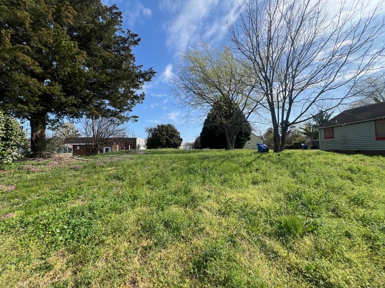 336 Sycamore Ave, Newport News, VA for sale - Building Photo - Image 3 of 3