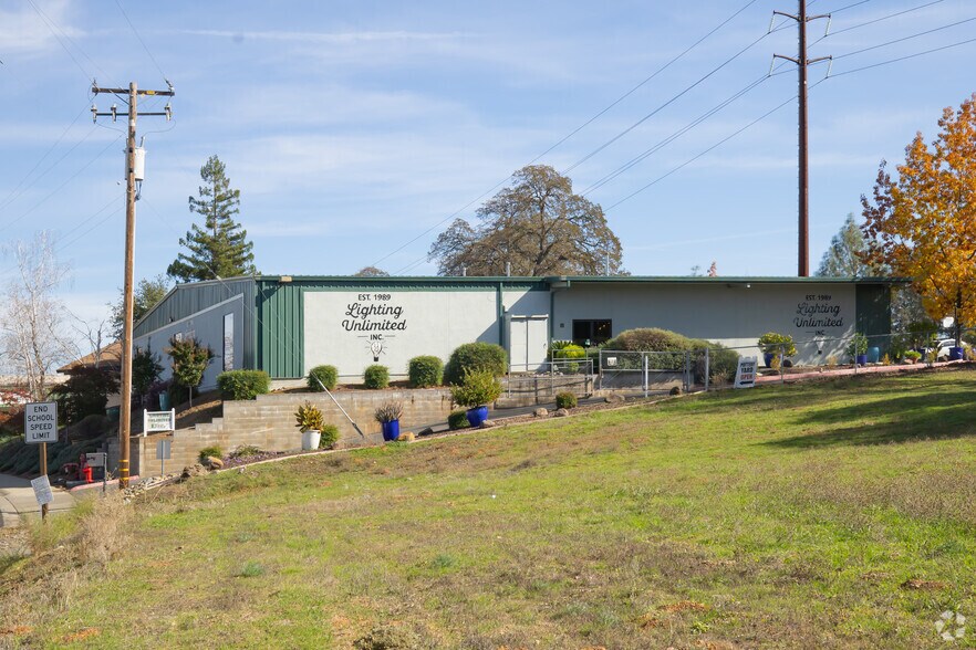 2522 Merrychase Dr, Cameron Park, CA à louer - Photo du bâtiment - Image 3 de 3