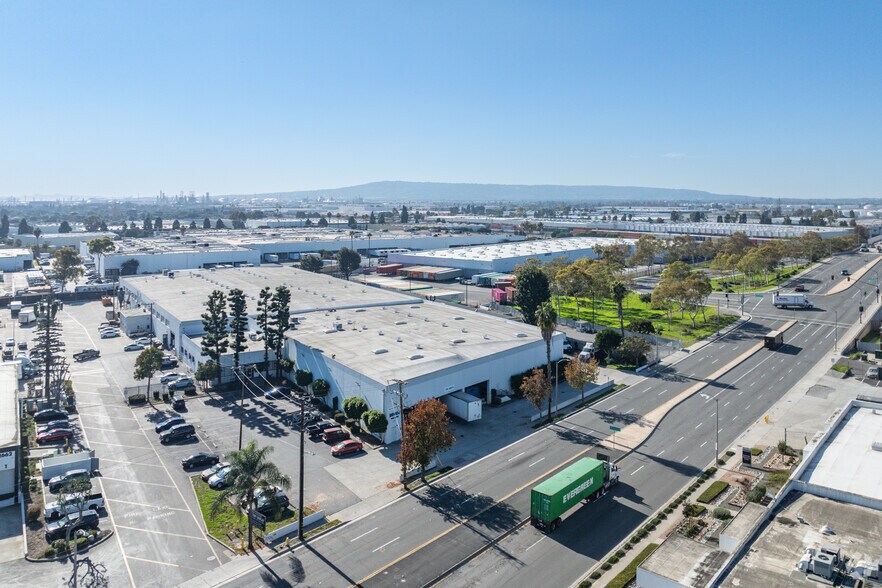 2640 E Del Amo Blvd, Compton, CA à louer - Aérien - Image 1 de 4