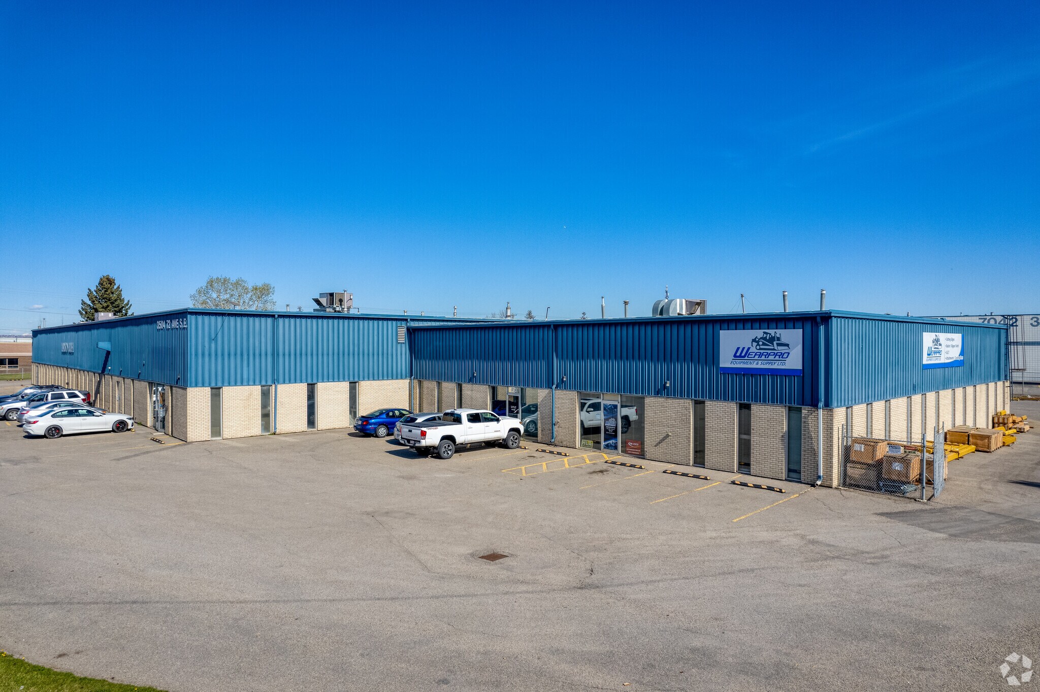 3504 72nd Ave SE, Calgary, AB à vendre Photo du bâtiment- Image 1 de 1