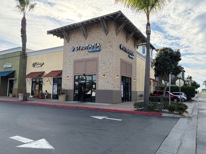 1111-1191 S Victoria Ave, Oxnard, CA for lease - Building Photo - Image 2 of 35