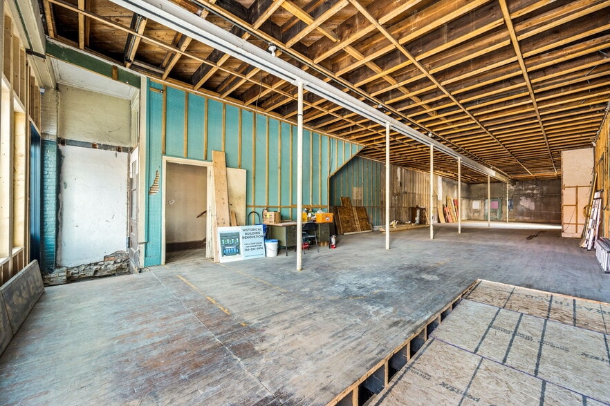 339 Louisiana St, Sturgeon Bay, WI for sale - Building Photo - Image 2 of 31