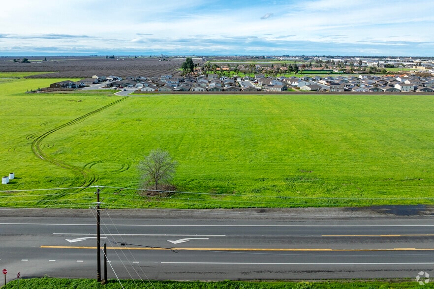 S Madera Ave, Madera, CA à vendre - Aérien - Image 3 de 6