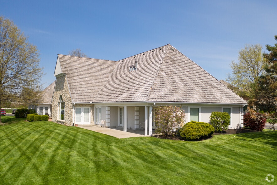6801 W 121st St, Overland Park, KS for lease - Primary Photo - Image 1 of 5