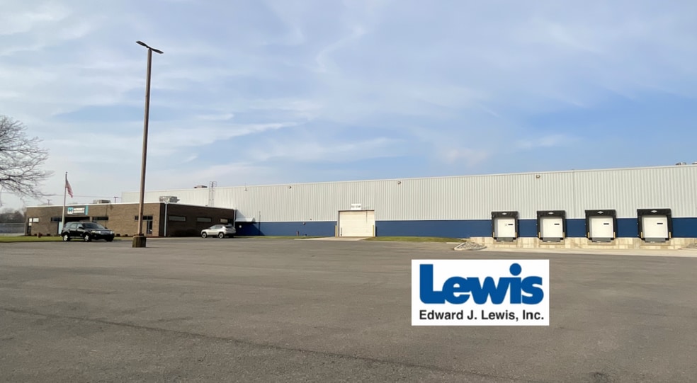 427 Thacher Ln, Youngstown, OH for lease - Building Photo - Image 1 of 13